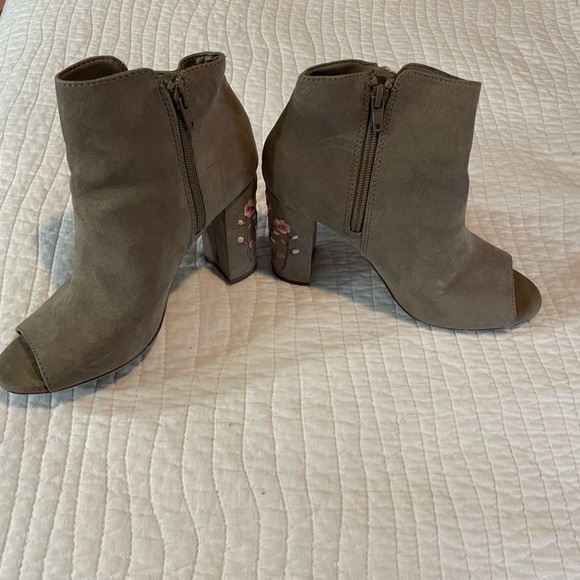 Candies Open Toe Heel - Picture 5 of 6